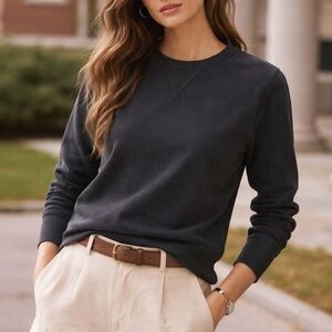 AE77 Women’s Crewneck Sweatshirt Black Fleece Pullover Size M NWT